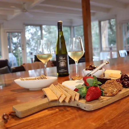 Whispering Gums - Ocean Views, Pet Friendly, Ev Unit 7Kw For Electric Cars, Sleeps 7 Villa Lorne Exterior photo